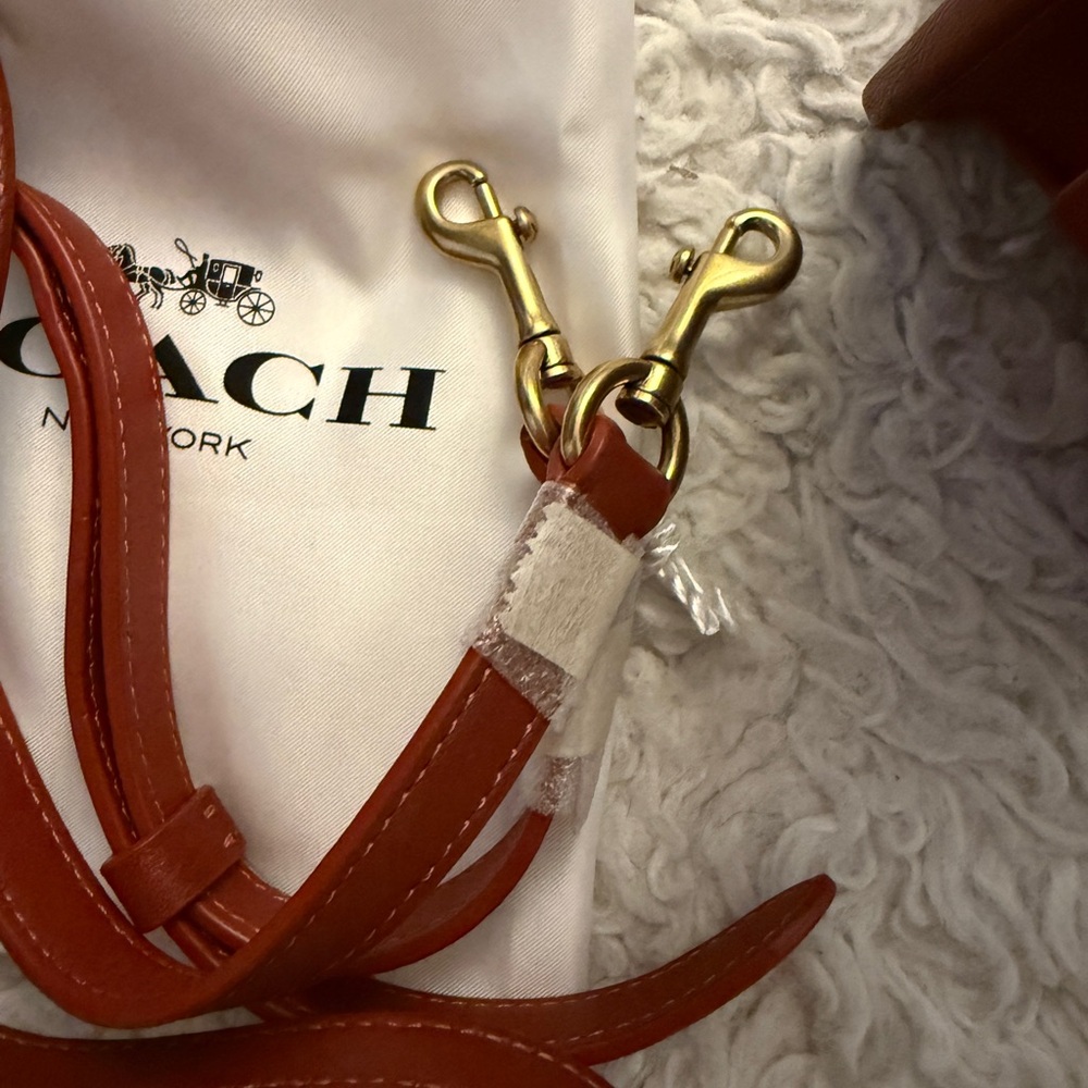 COACH Willis 18 Red Sand crossbody bag top handle - Picture 5 of 7
